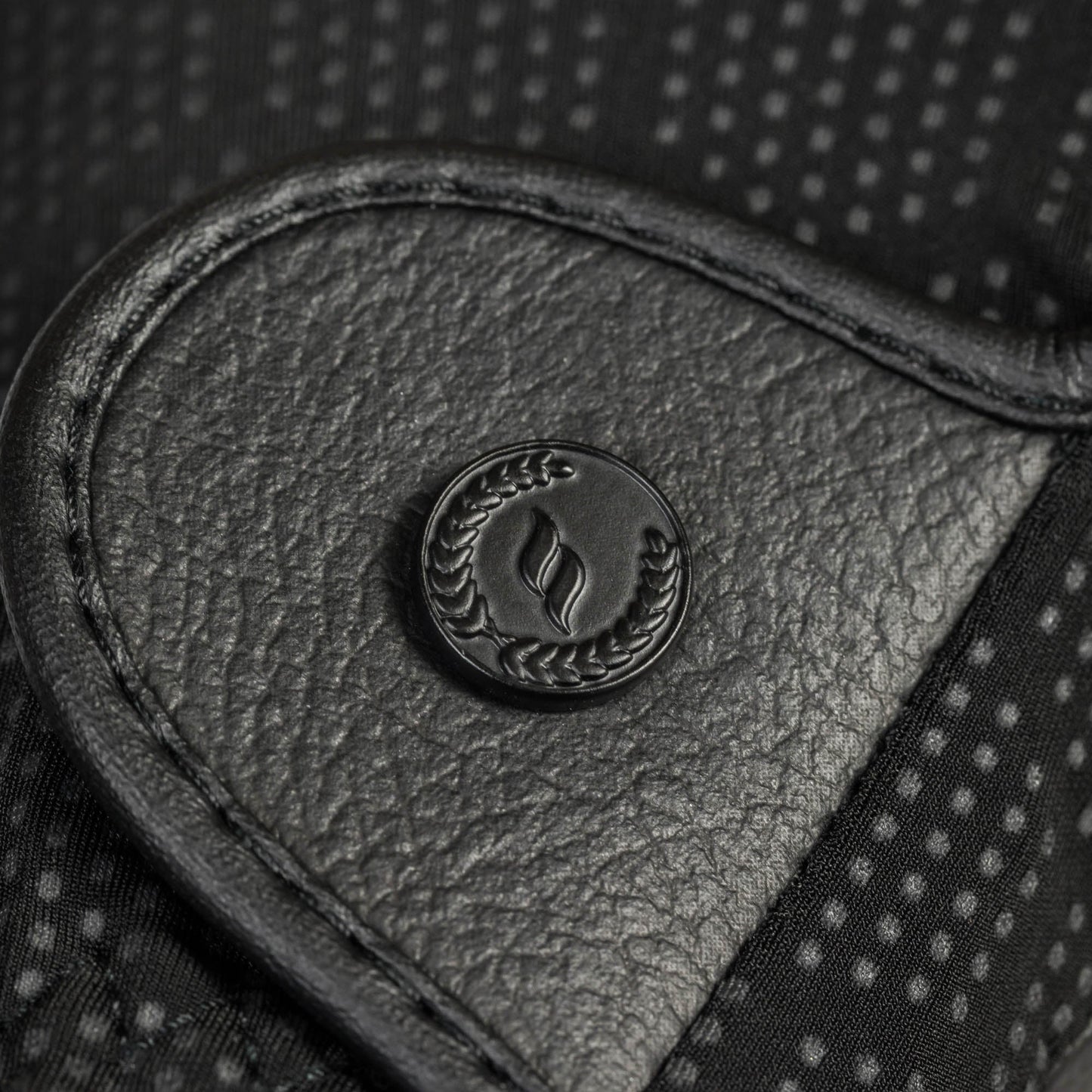 Outline Grip Handskar